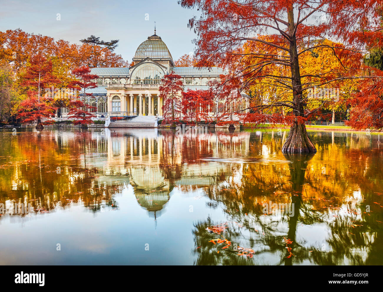 The Palacio de Cristal (Crystal Palace), located in the heart of The Buen Retiro Park. Madrid. Spain Stockfoto
