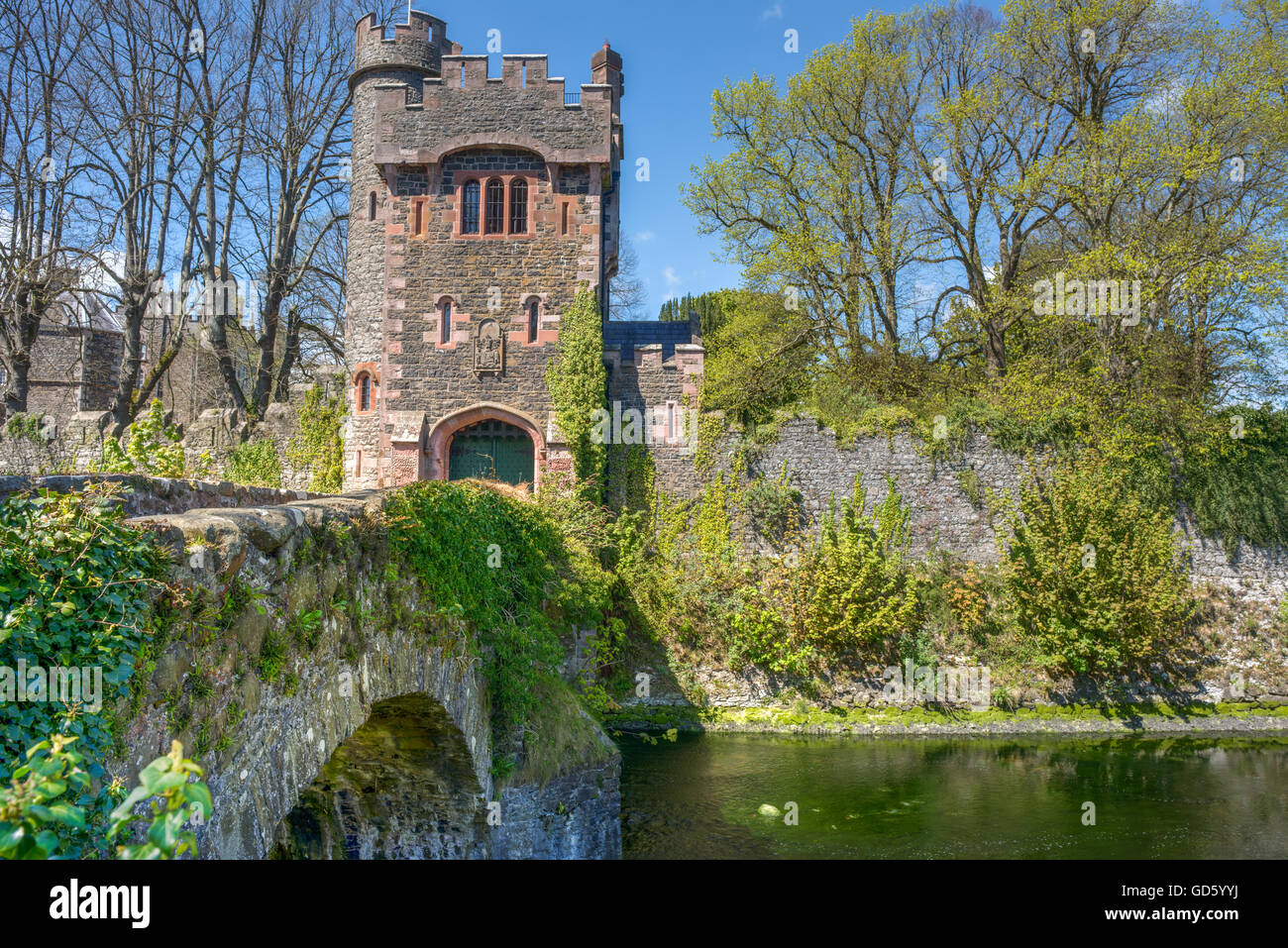 Die Barbakane, Glenarm (Irisch: Tal der Armee). ein Dorf stammt aus normannischer Zeit legen Sie in einem Naturschutzgebiet, nördlichen Ir Stockfoto