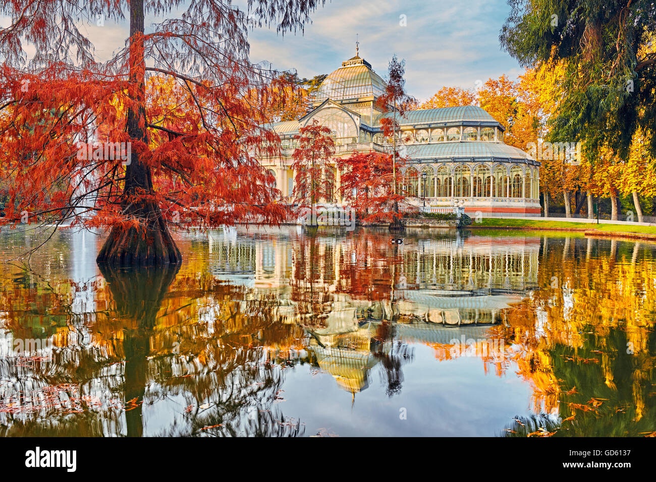 The Palacio de Cristal (Crystal Palace), located in the heart of The Buen Retiro Park. Madrid. Spain Stockfoto