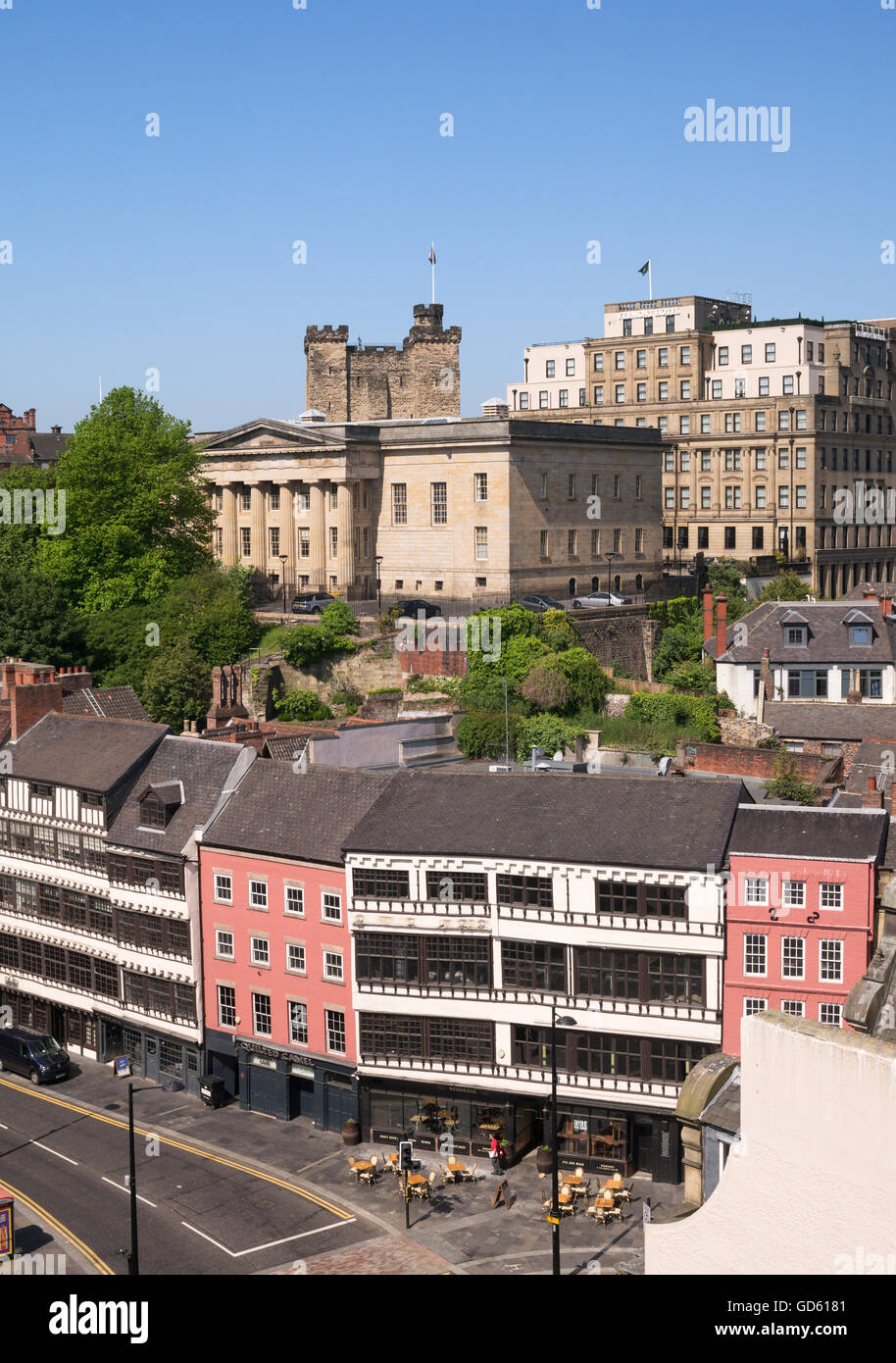 Alte Newcastle upon Tyne, denkmalgeschützten Gebäude entlang Sandhill und oben, North East England, Großbritannien Stockfoto