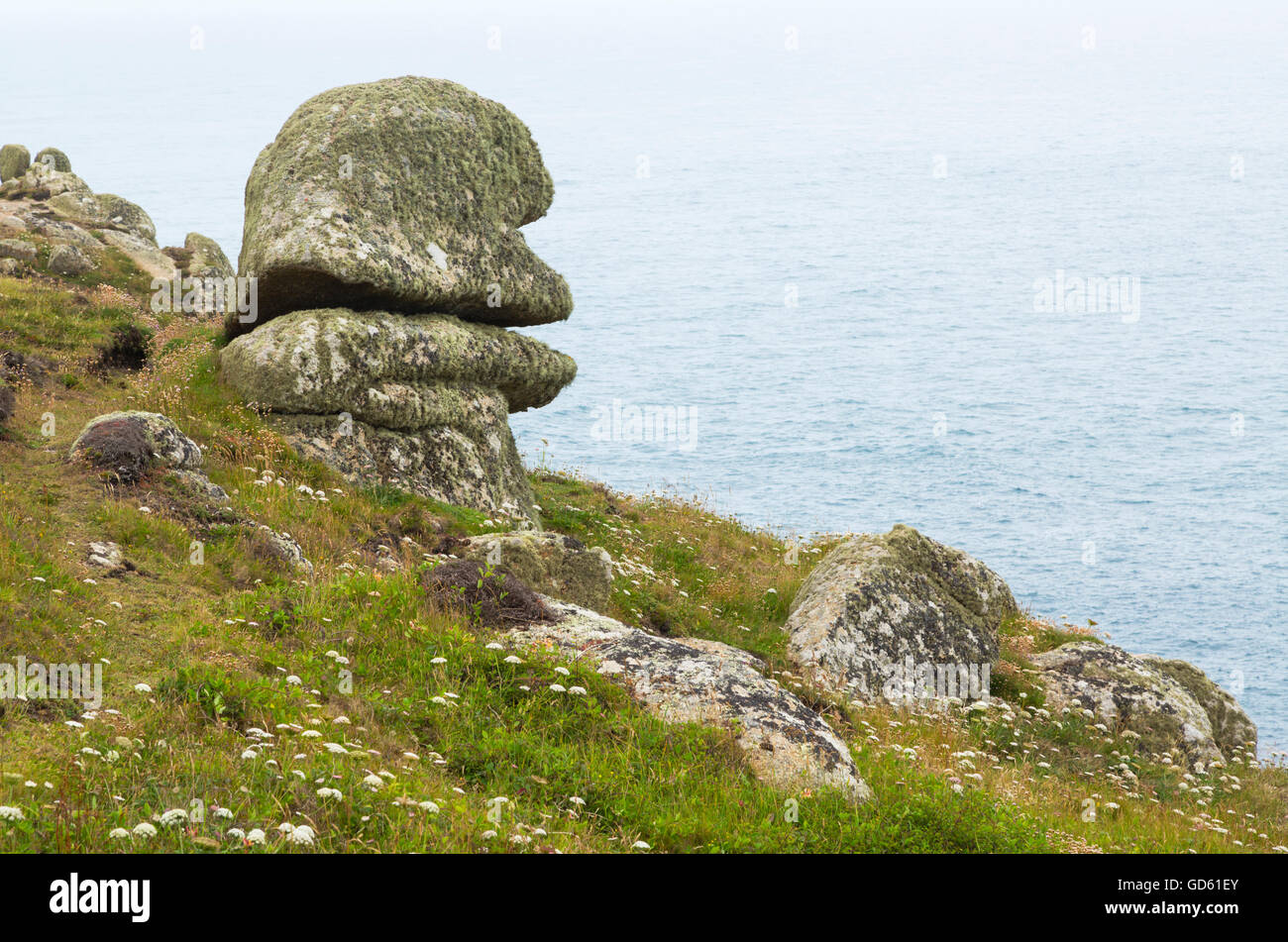 Felsformationen auf rührende an Gwennap Head in Cornwall Stockfoto
