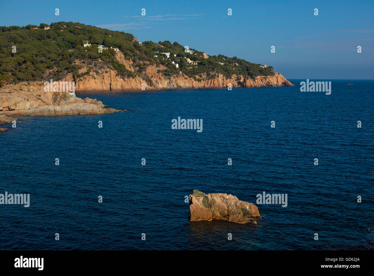 Felsen an der Küste in Tamariu, Katalonien, Spanien Stockfoto