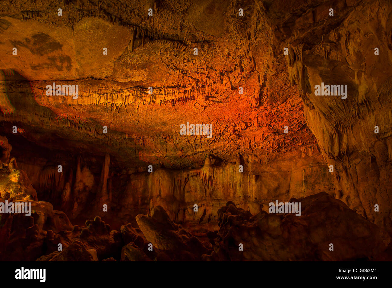 Kalkstein Höhle Tropfsteinhöhle Stalagmit Prometheus Georgien multicolor Stockfoto
