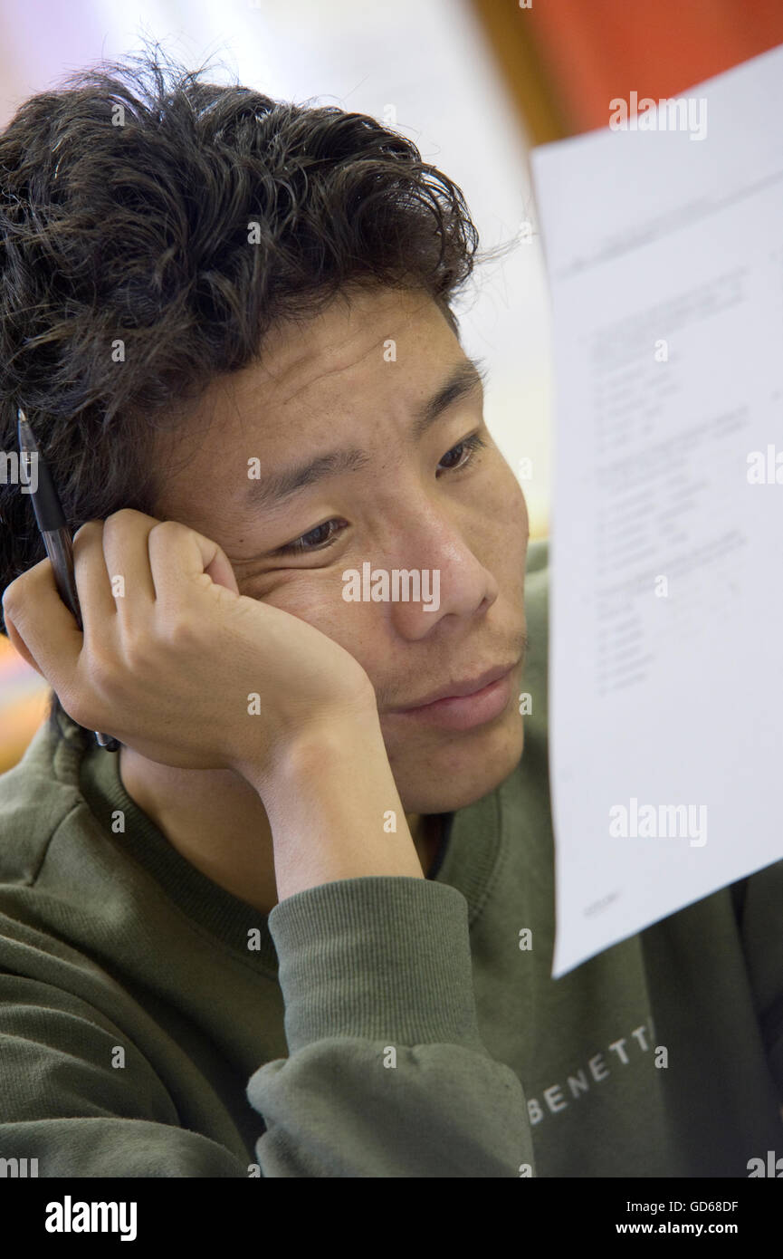 International Student studieren an Pestalozzi internationales Dorf in Sedlescombe, East Sussex. England. Großbritannien Stockfoto