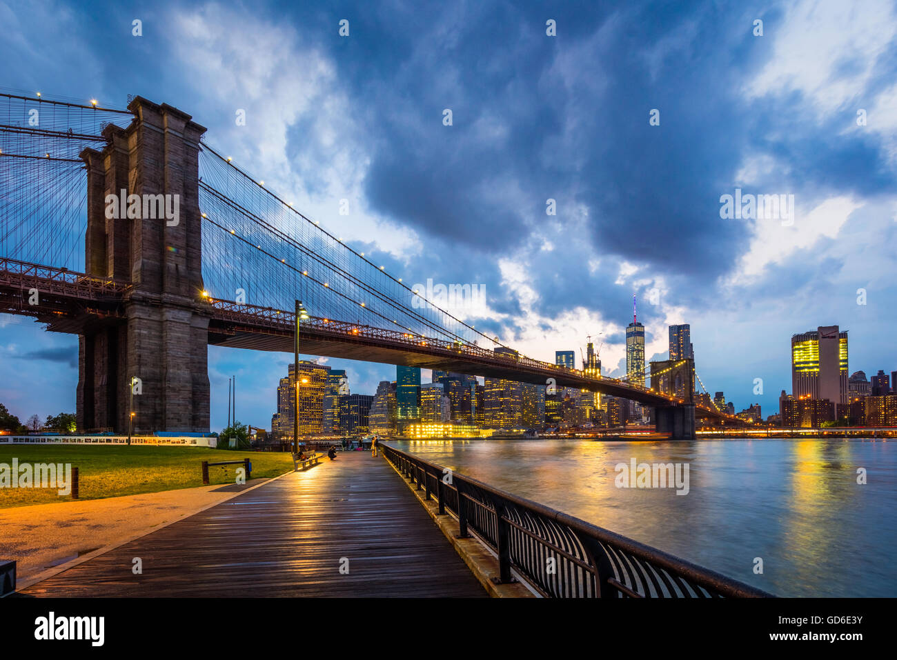 Die Brooklyn Bridge in New York City ist eine der ältesten Hängebrücken in den Vereinigten Staaten Stockfoto