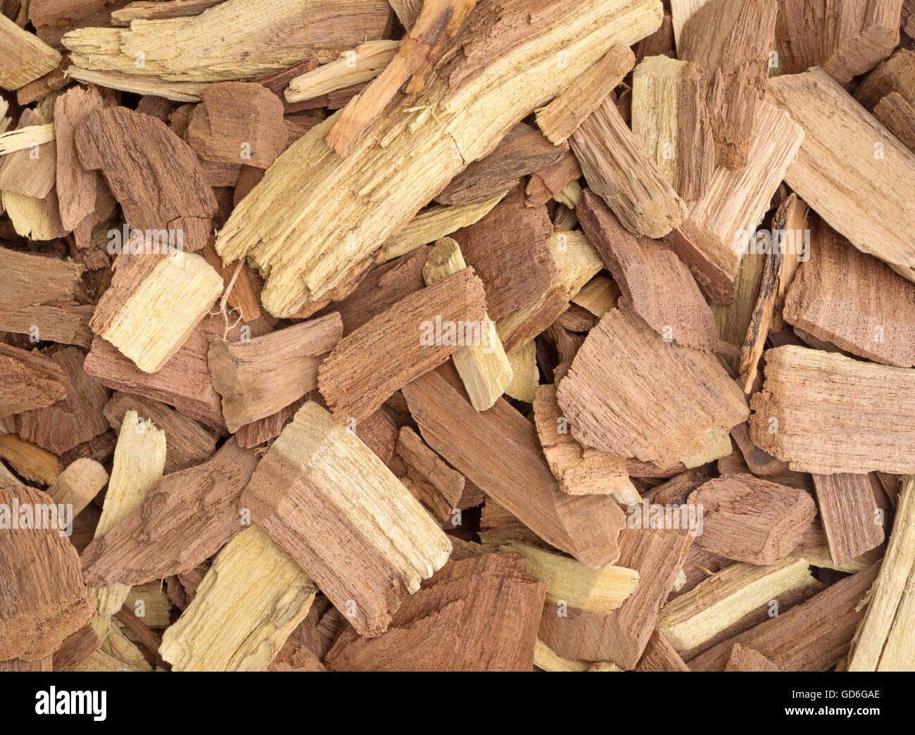 Schließen Sie die Ansicht von Mesquite Holz Räucherspäne für Aroma Grill und Grilladen. Stockfoto