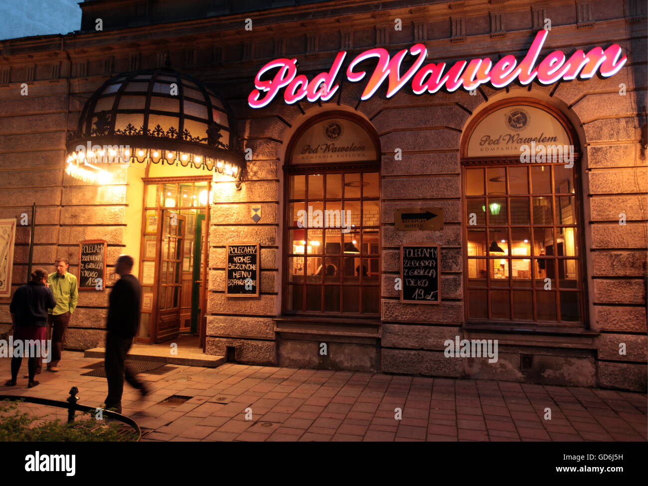 ein Jugendbund und Restaurant in der Altstadt von Krakau in Polen in Ost-Europa. Stockfoto