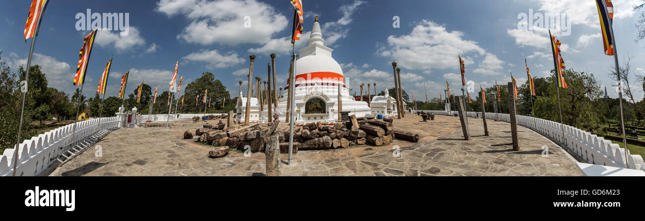 Thuparamaya Dagoba in Anuradhapura. Es ist ein buddhistischer heiliger Ort der Verehrung, als die ersten Stupa in Sri Lanka Stockfoto