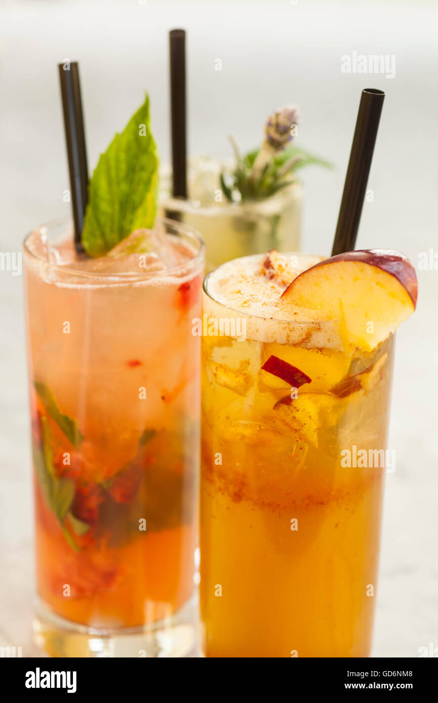 alle natürlichen Elixier Fruchtgetränke, Köder Fish House und Austernbar, Santa Barbara, Kalifornien Stockfoto