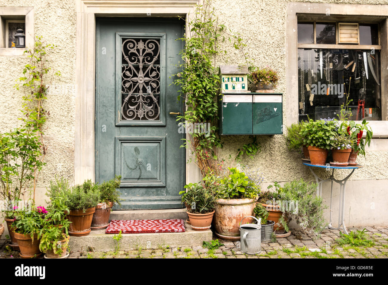 Grün Bepflanzung Architektur Schweiz Stockfotos und -bilder Kaufen - Alamy