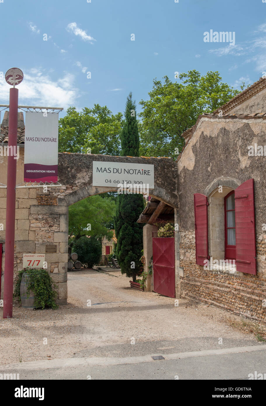 Mas du Notaire, ein Weinberg und charmanten B & B am Occitanie Gallician, Petit Camargue, Languedoc, Frankreich Stockfoto