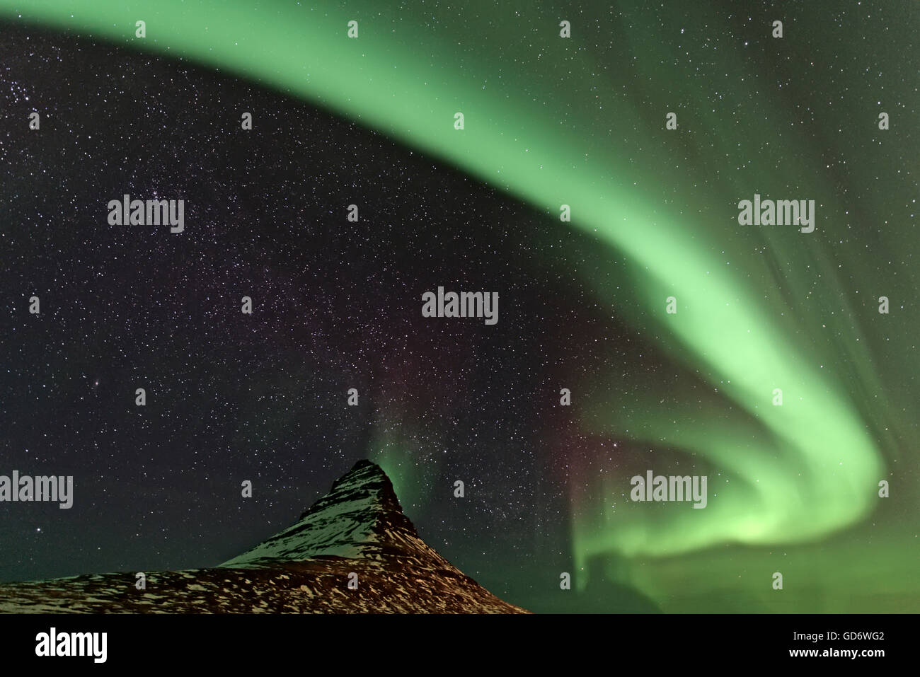 Aurora Borealis und Kirkjufell Berg, Grundarfjordur, Island Stockfoto