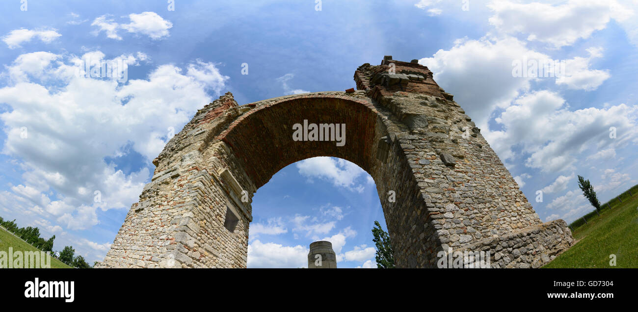 Petronell-Carnuntum: Römische Stadt Tor Heidentor, Österreich, Niederösterreich, Niederösterreich, Donau Stockfoto