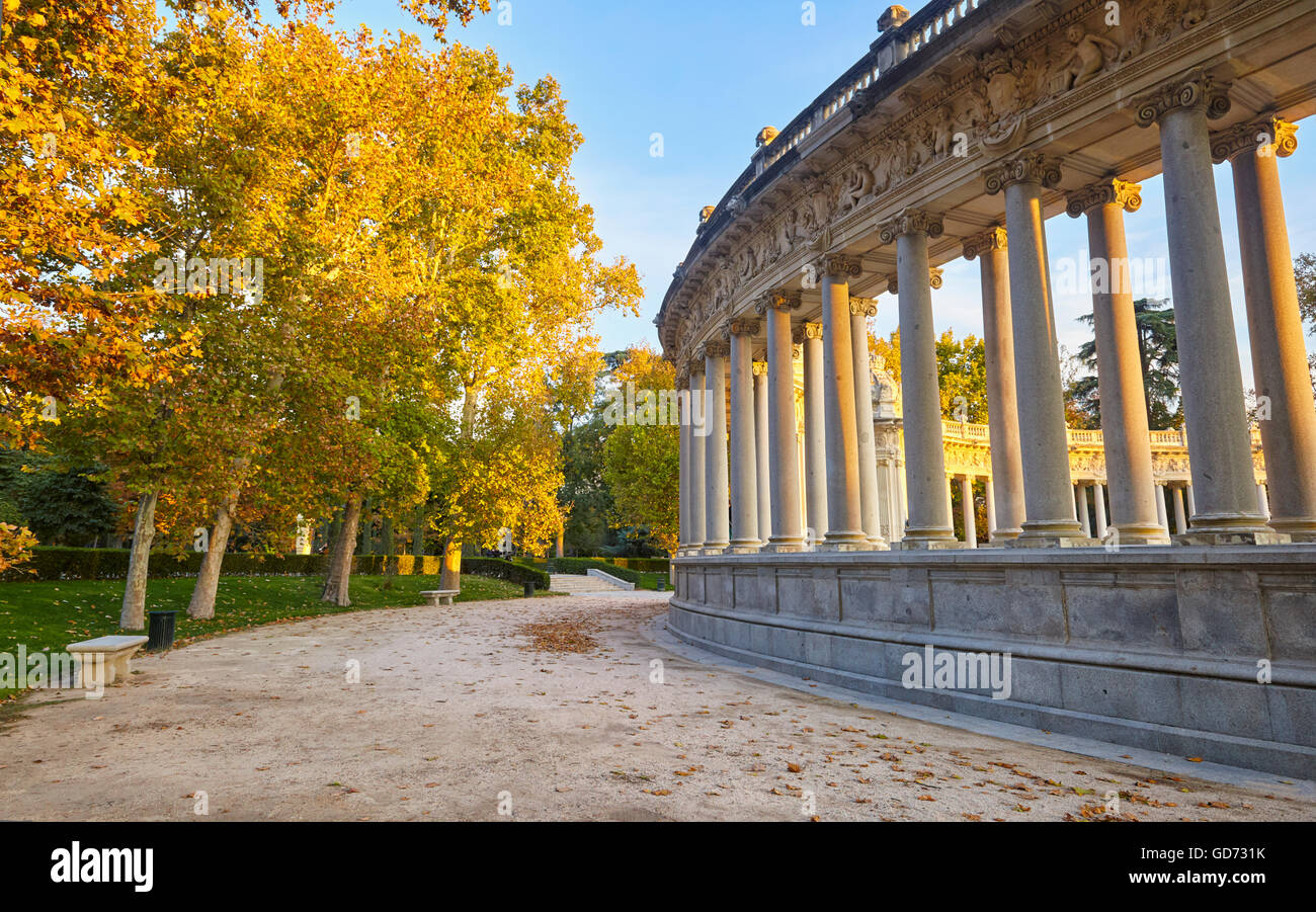 Denkmal für Alfonso XII, befindet sich in der Buen Retiro Park. Madrid. Spanien Stockfoto