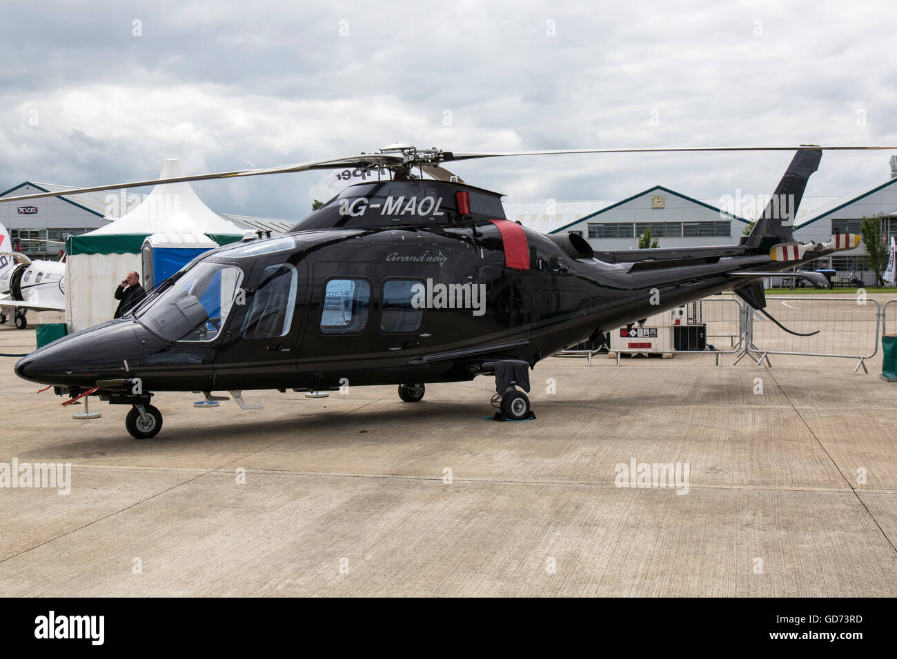 Ein AgustaWestland (Leonardo-Finmeccanica) AW109SP Grandnew Heliocopter, registriert im Vereinigten Königreich als G-MAOL. Stockfoto