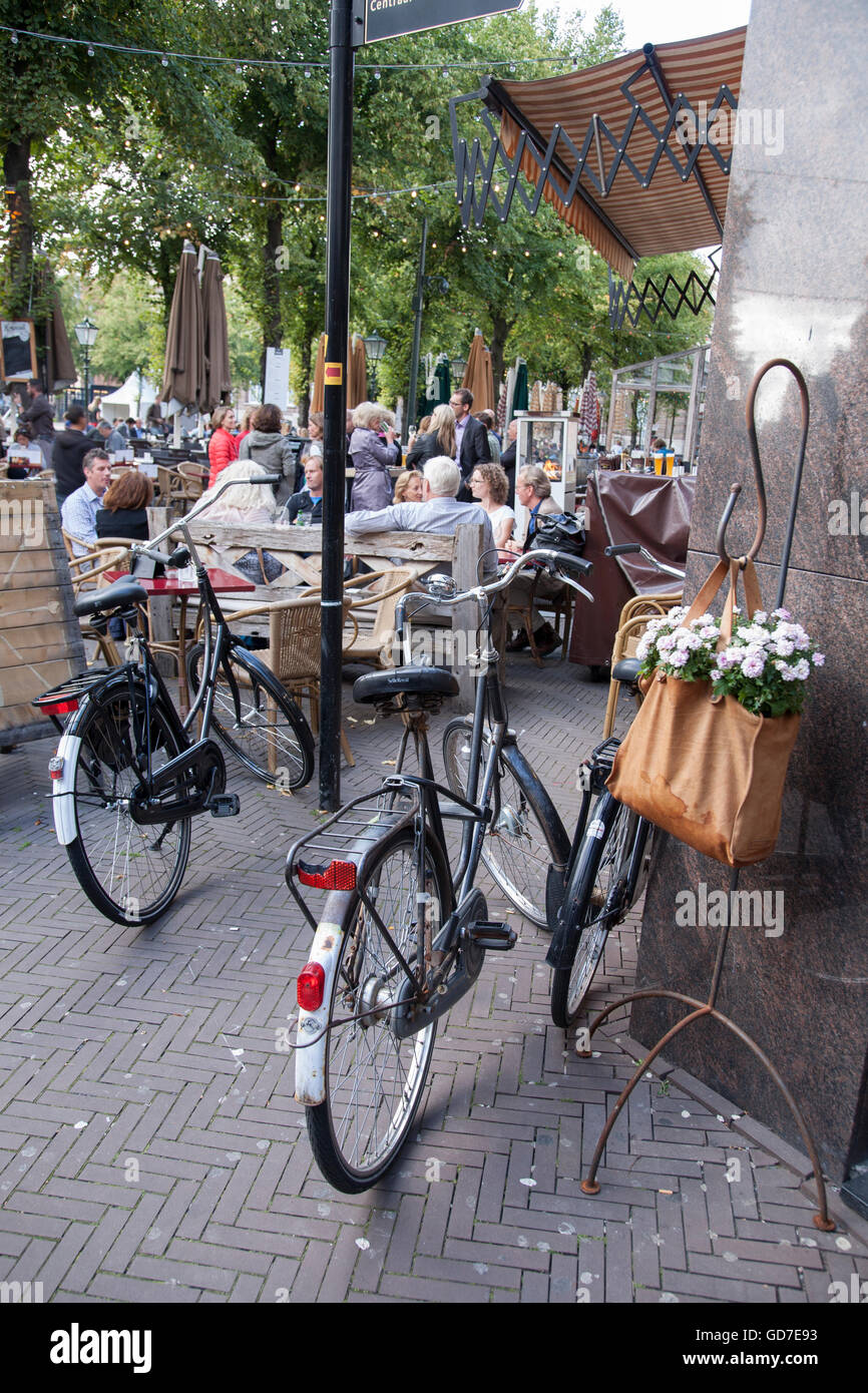 Cafe und Bar in Plein Platz; Den Haag - den Haag; Holland; Niederlande Stockfoto