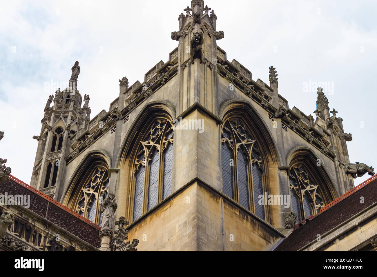 Cambridge, England - 7. Juli 2016: Blick von der katholischen Kirche der Muttergottes und der englischen Märtyrer der römischen Architektur. Stockfoto