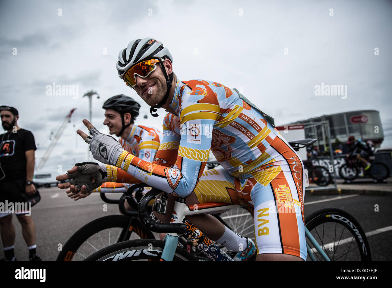 Red Hook Crit London 2016 Criterium Bike Radrennen befestigt Bikes Track-Fahrräder Event UK Zyklus Veranstaltungen Mann Frau Radfahrer Rennen Stockfoto