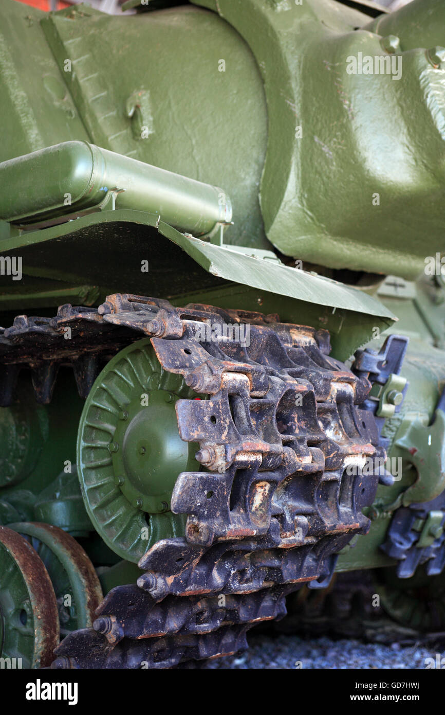 Militärische Leckerbissen Konzept. Nahaufnahme der leichten Panzer Crawler Gürtel Stockfoto