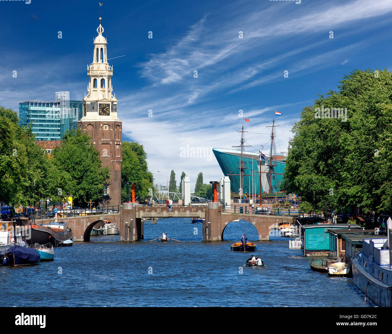 Montelbaansturm und Oudeschans Kanal in Amsterdam Stockfoto