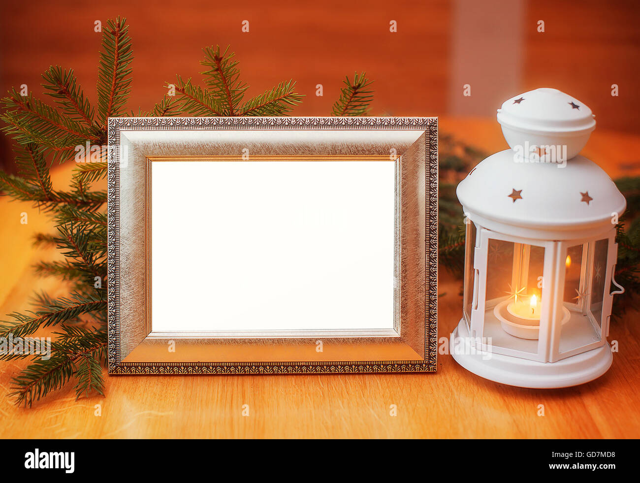 Weihnachtskarte-Einladung mit einem Rahmen und Kerzenhalter, Ort Stockfoto