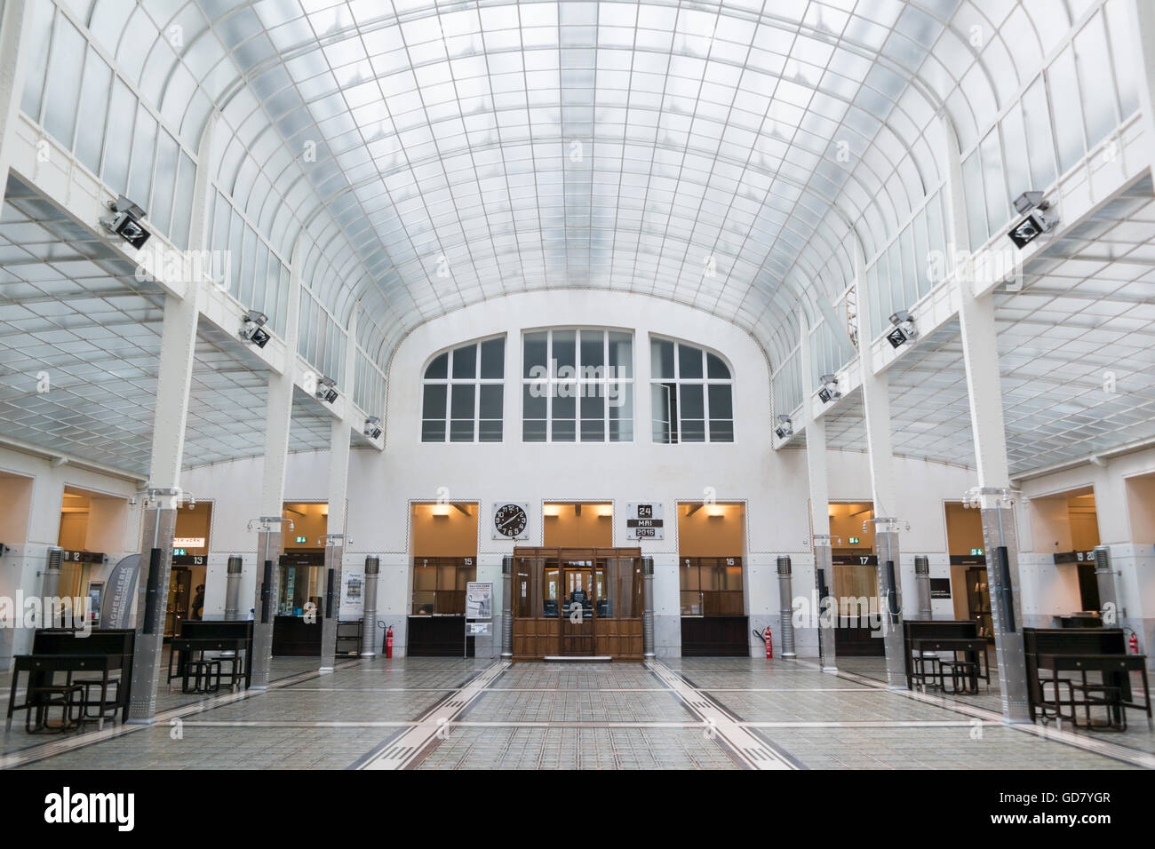 Main Hall der Österreichischen Postsparkasse in Wien, Österreich Stockfoto