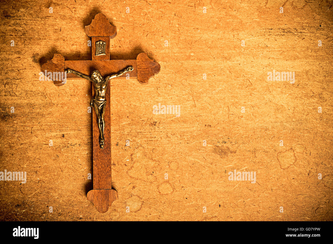 Vintage Kreuz auf Holz Stockfoto