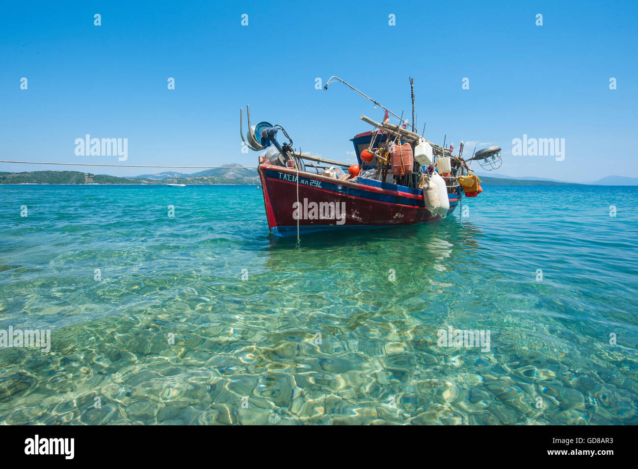 Ein Fischerboot in Lefkas auf der Insel Lefkada, Griechenland Stockfoto