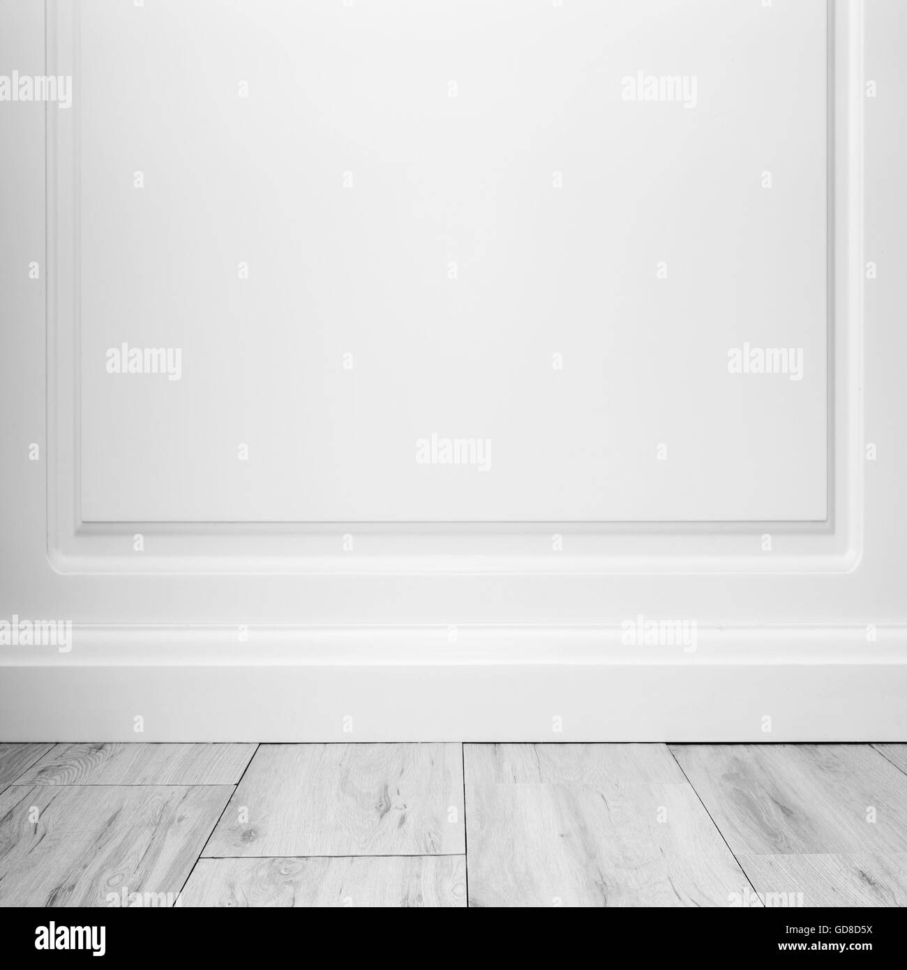 Abstrakte leeren Innenraum quadratischen Hintergrund, weiße Wand und Holzboden, Vorderansicht Stockfoto