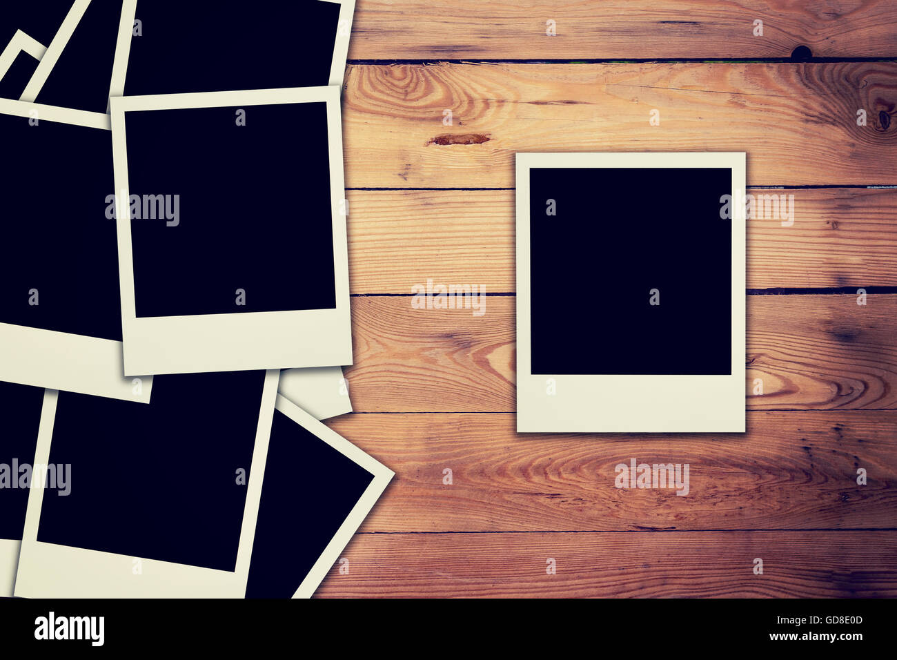 Alte leere Rahmen Foto auf Holz Hintergrund und Struktur Stockfoto