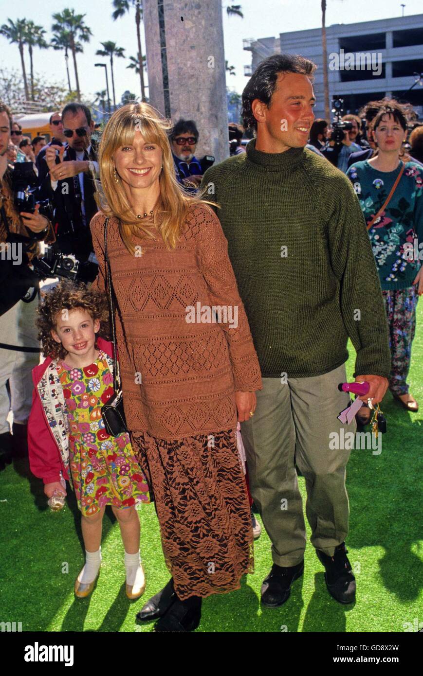 Olivia Newton-John mit Ehemann Matt Lattanzi und Tochter Chloe. 28. März 2008. 1991 © Roger Karnbad/ZUMA Draht/Alamy Live-Nachrichten Stockfoto
