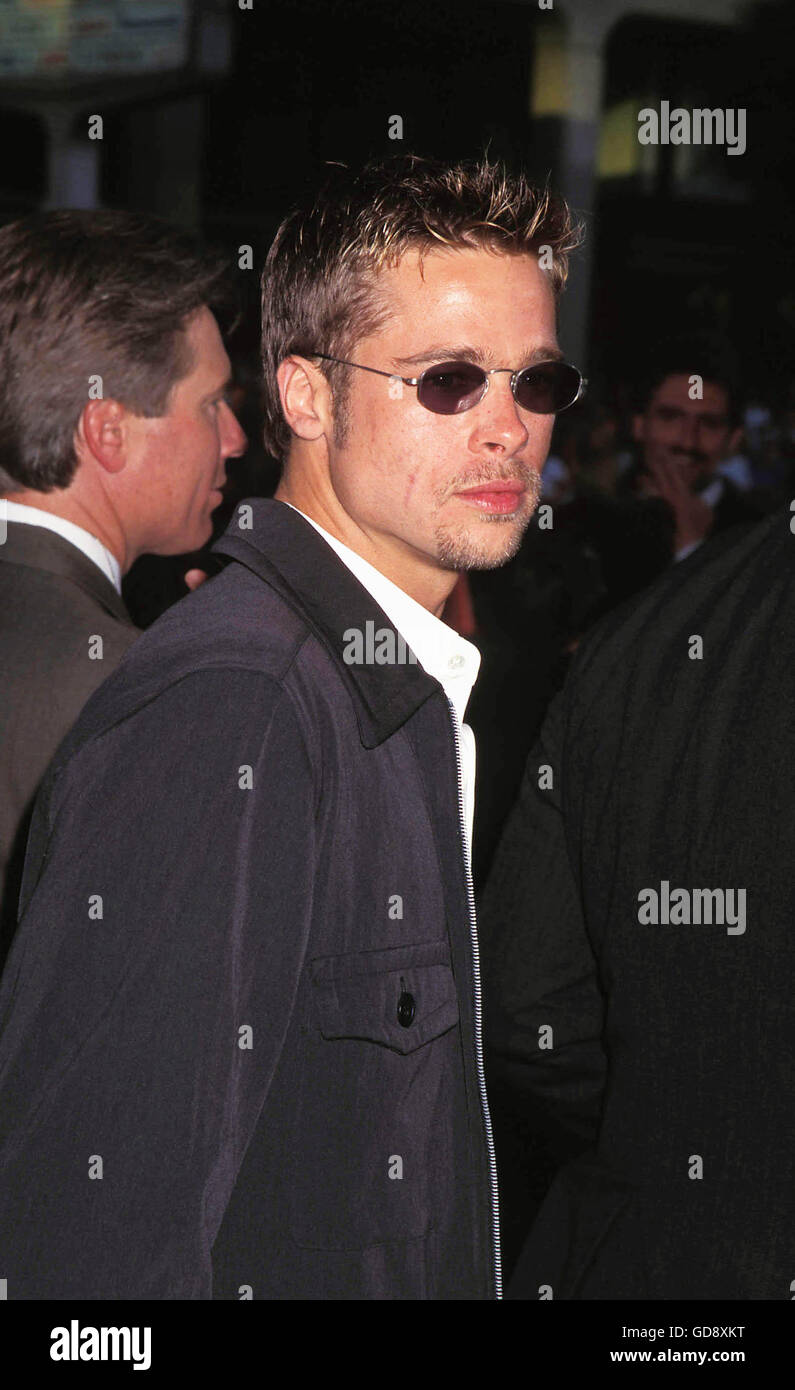 10. August 2005 - 7-26-1995.GOLDEN-AWARDS. BRAD PITT. 1995 © Roger Karnbad/ZUMA Draht/Alamy Live-Nachrichten Stockfoto