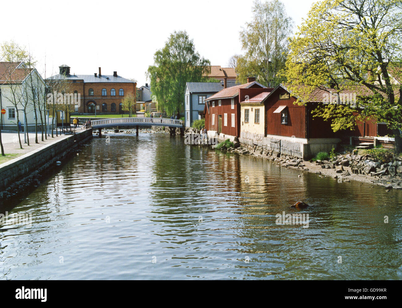 Alten Gebäuden entlang des Flusses Stockfoto