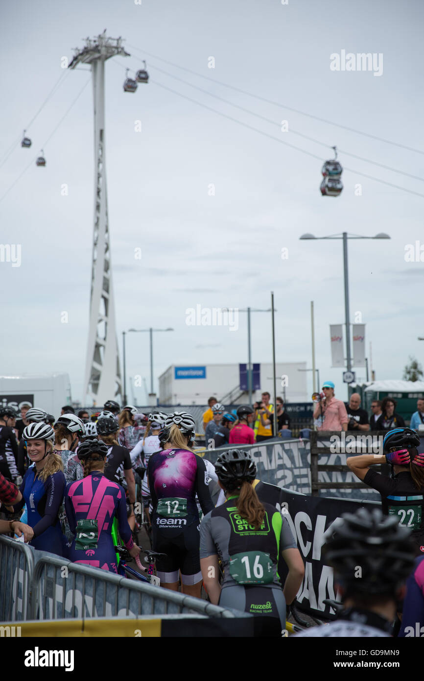 Red Hook Crit London 2016 Radfahren Criterium festen Gang Fahrrad Singlespeed Bycycle Track Fahrräder Zyklus Race Event Greenwich Stockfoto