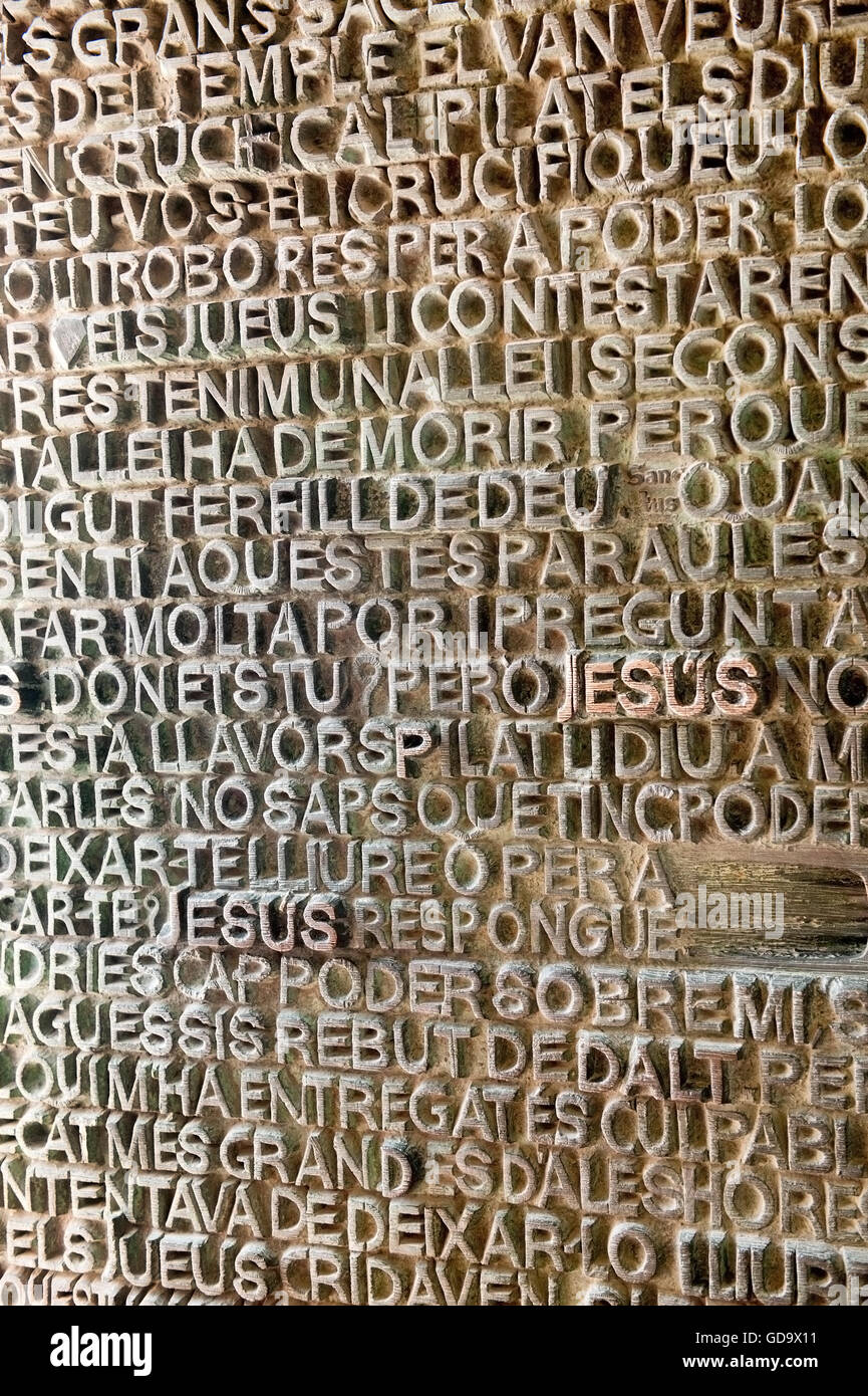 Detail der Eingangstür zur Sagrada Familia, Barcelona, Spanien Stockfoto
