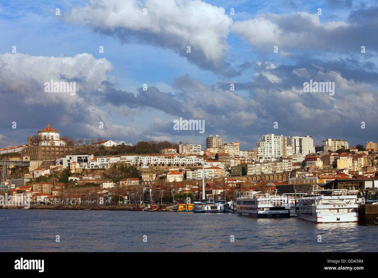 Portugal, Vila Nova De Gaia Skyline am Fluss Douro, Stadtbild, Porto-Gemeinde Stockfoto