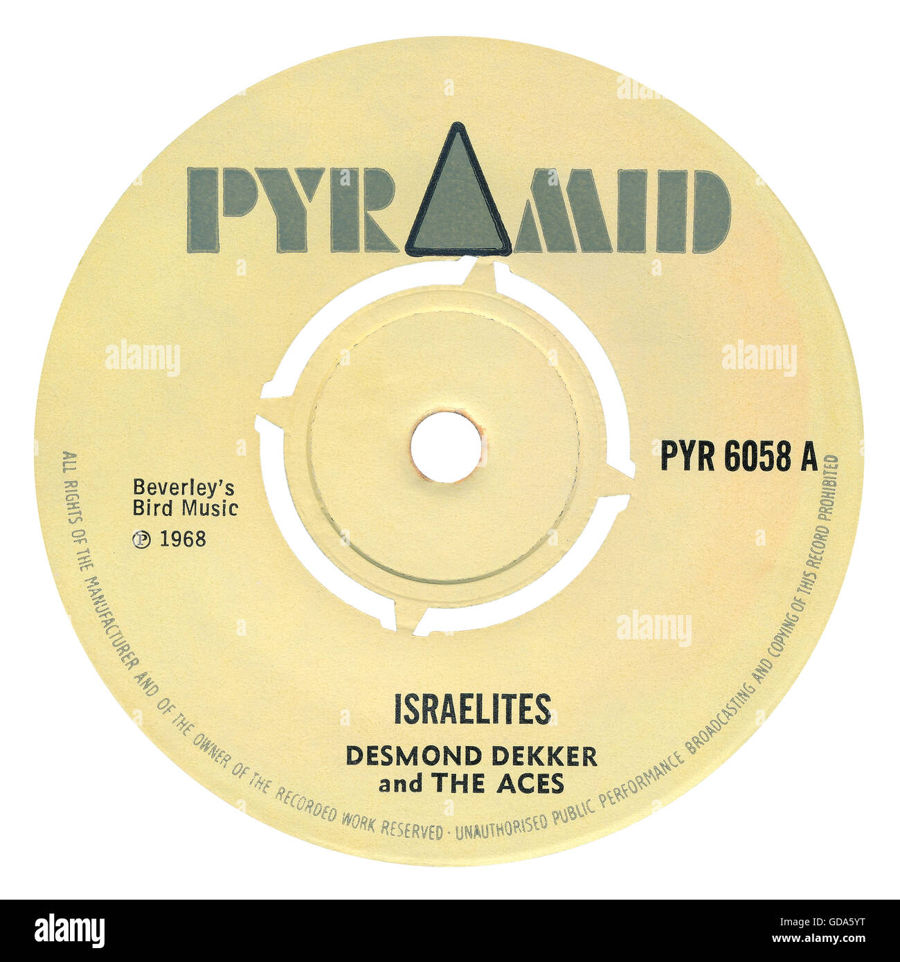 45 u/min 7' UK Plattenlabel des Reggae Songs Israeliten von Desmond Dekker und die Asse auf dem Etikett der Pyramide von 1968. Stockfoto