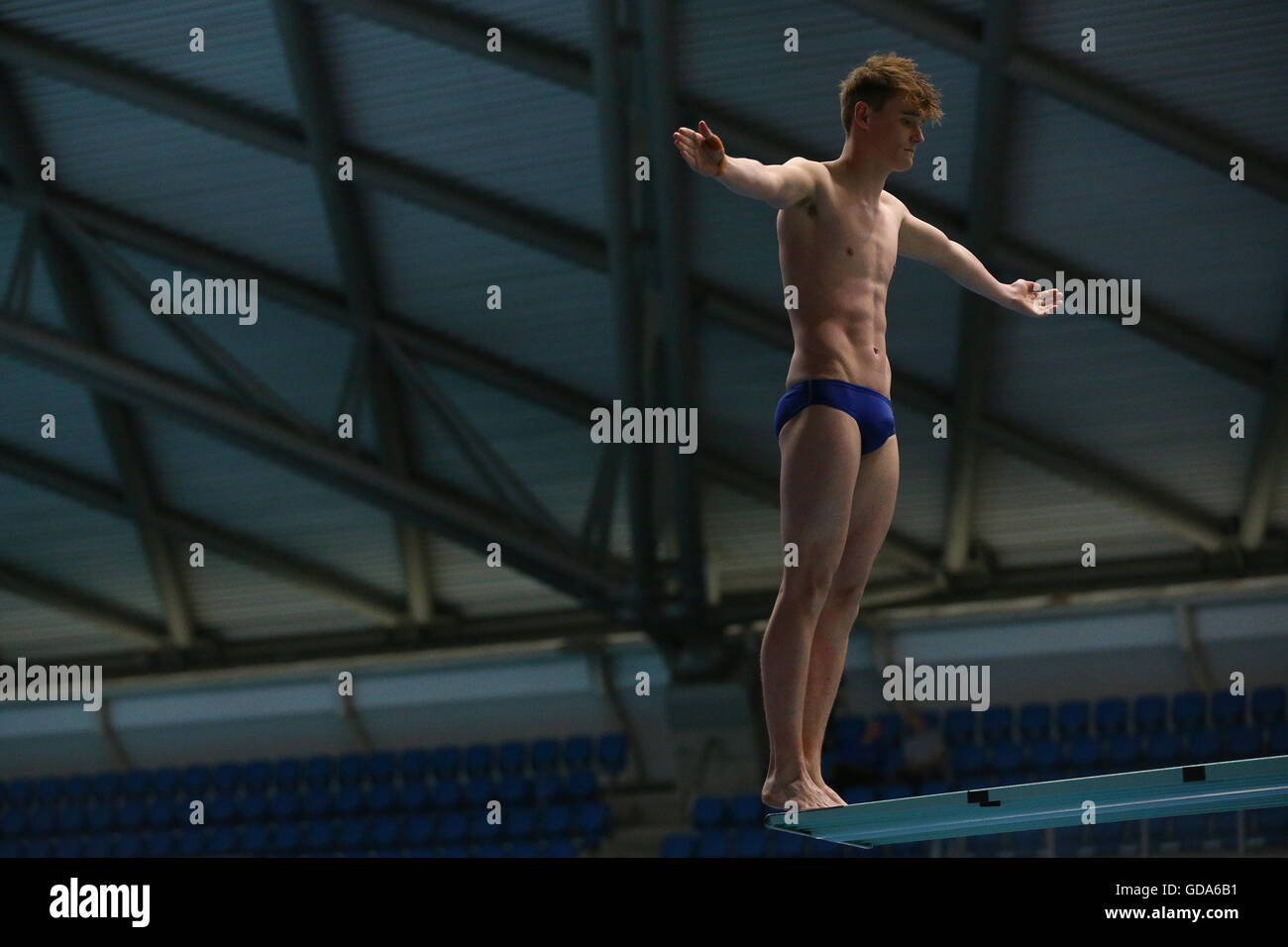 William Hallam konkurriert bei Männern 3m, vorläufige Runde tagsüber zwei von den britischen Diving Championships auf Teiche Forge International Sports Centre, Sheffield. PRESSEVERBAND Foto. Bild Datum: Samstag, 11. Juni 2016. Finden Sie unter PA Geschichte tauchen Sheffield. Bildnachweis sollte lauten: Dave Thompson/PA Wire Stockfoto