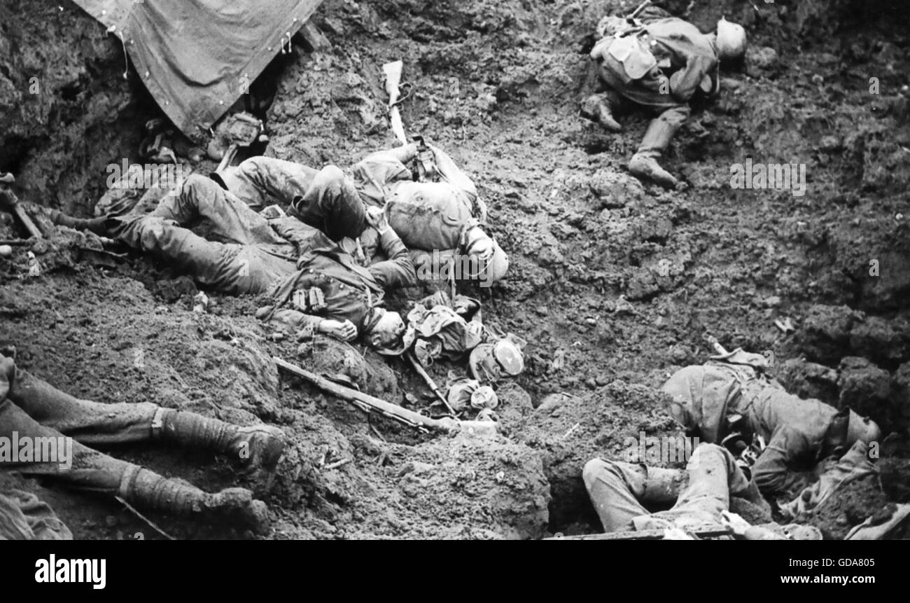 ERSTEN Weltkrieg deutschen Toten nach Shell Brand. Unbekannten Ort Stockfoto