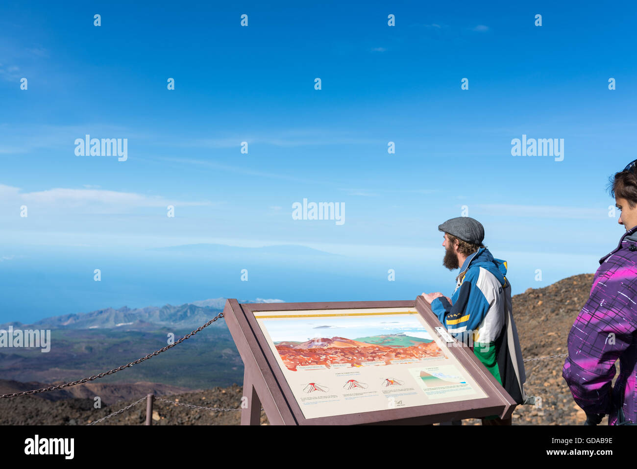 Spanien, Kanarische Inseln, Teneriffa, Wandern auf dem Picp del Teide. Der Pico del Teide (Teyde) ist mit 3718 m die höchste Erhebung auf der Kanarischen Insel Stockfoto