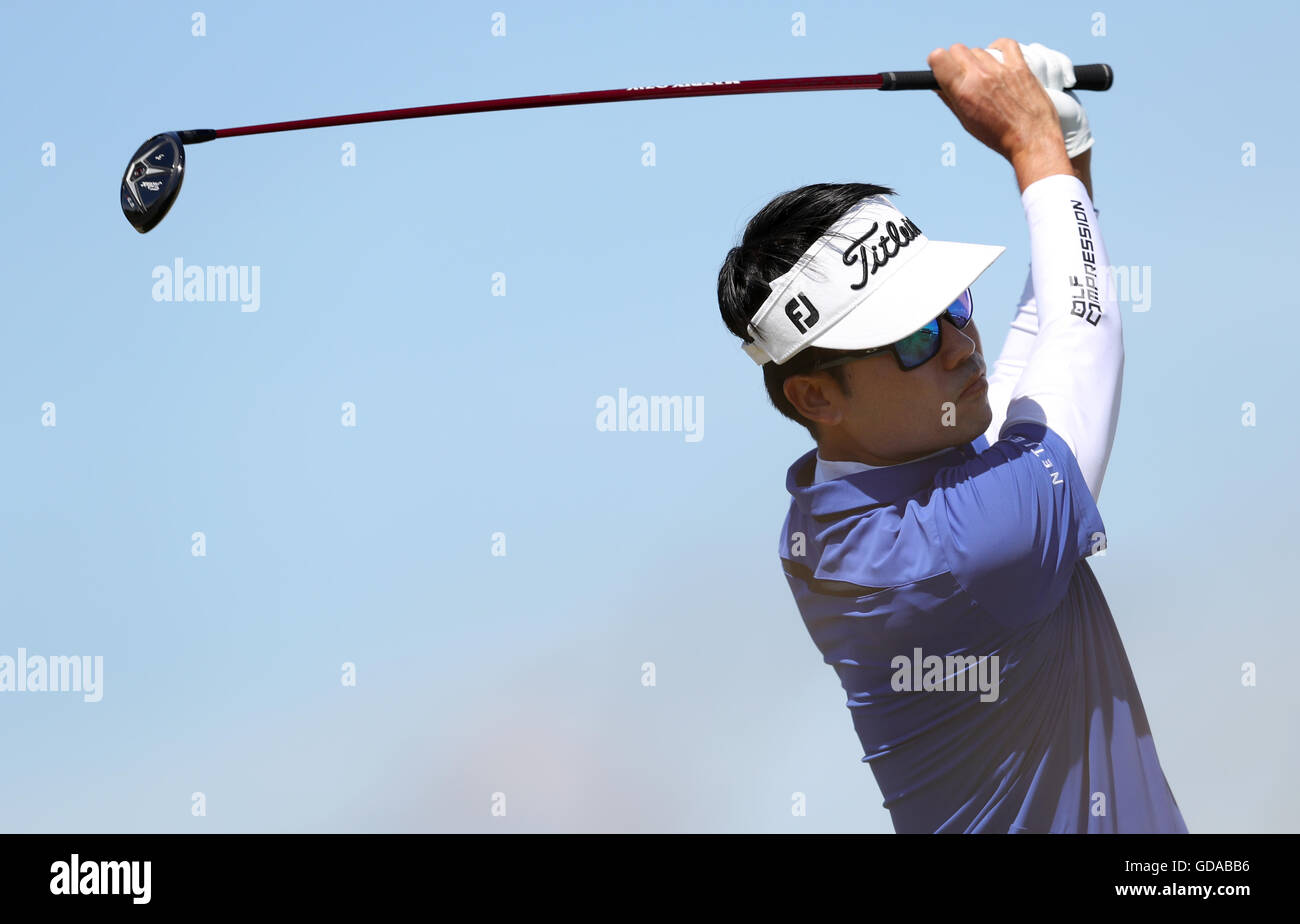 Der US-Amerikaner Kevin Na schlägt am ersten Tag der Open Championship 2016 im Royal Troon Golf Club, South Ayrshire, das vierte Loch ab. DRÜCKEN SIE VERBANDSFOTO. Bilddatum: Donnerstag, 14. Juli 2016. Siehe PA Geschichte GOLF Open. Bildnachweis sollte lauten: David Davies/PA Wire. Stockfoto