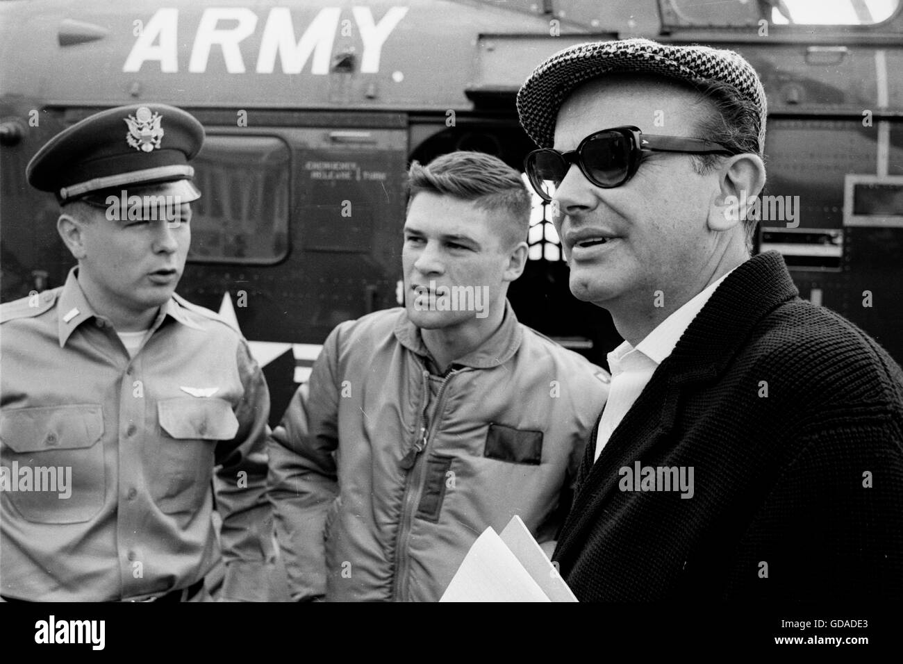 Jack Paar, während einer Reise zum Checkpoint Charlie im Jahr 1961 Stockfoto