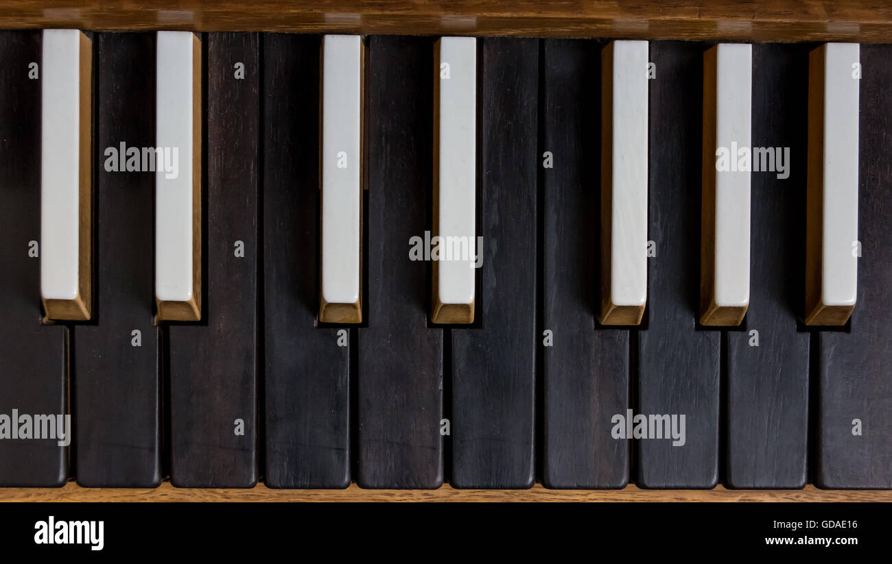 Detail einer Kirchenorgel schwarz-weiß-Tastatur Stockfoto