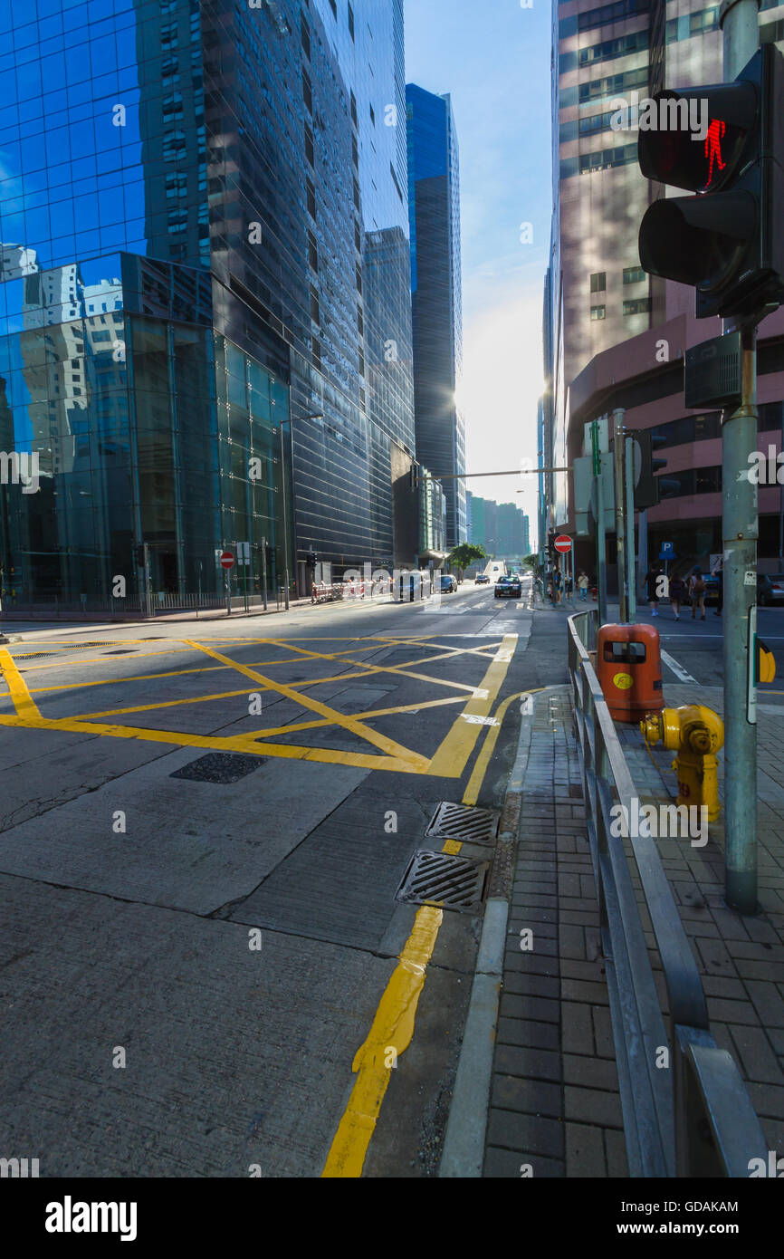 Ruhige Momente im Herzen von Hongkongs geschäftiger Stadtlandschaft – Eastern HK Island Stockfoto