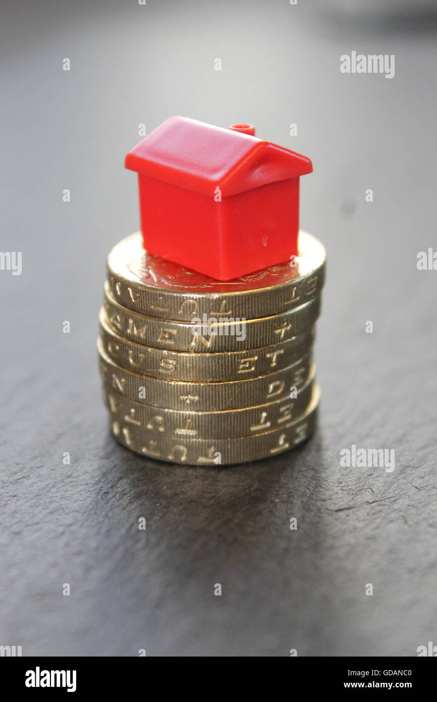Die Wirtschaft, Austritt, das Pfund, die britische Wirtschaft, Ausreise aus der EU, Hypothek, Umzug, Haus, Inflation, Immobilienpreise, Wirtschaft Stockfoto