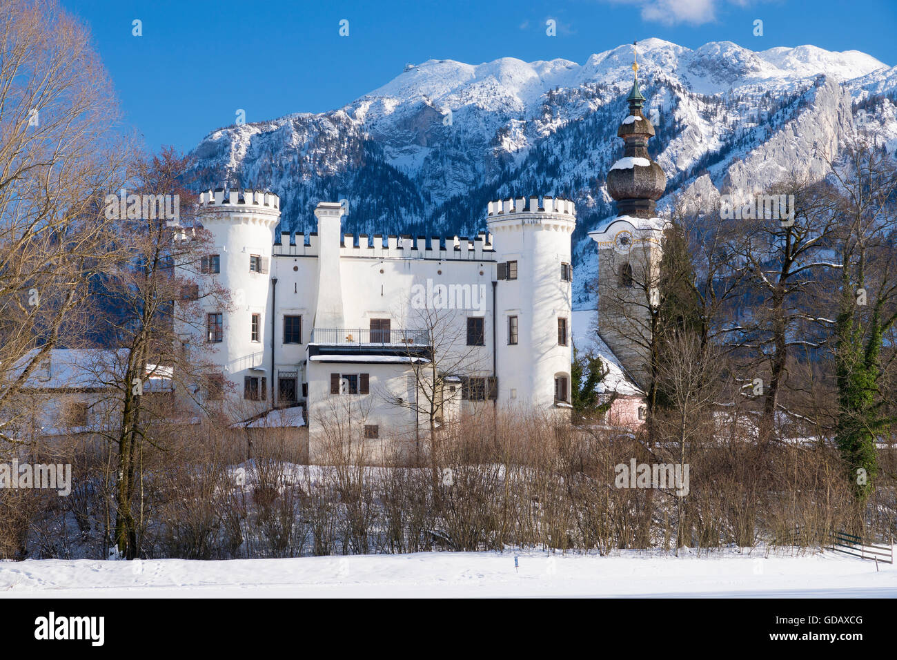 Schloss Marzoll, winter, mit Untersberg im Hintergrund, bayerische Küche, Stockfoto