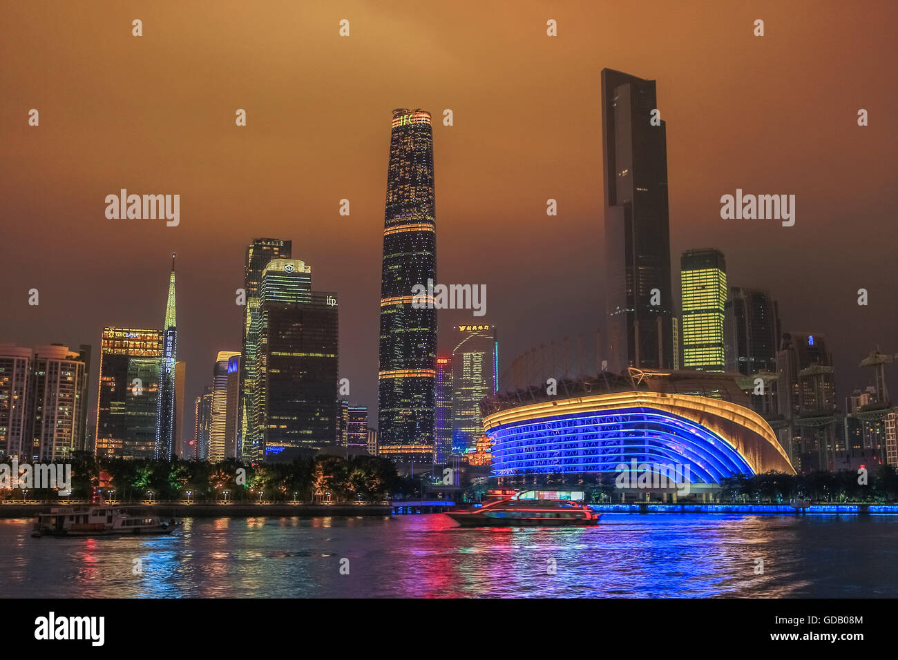 China, Provinz Guangdong, Guangzhou City, Wuyang Neustadt, Haixinsha Insel, internationales Finanzzentrum und Ostturm Stockfoto