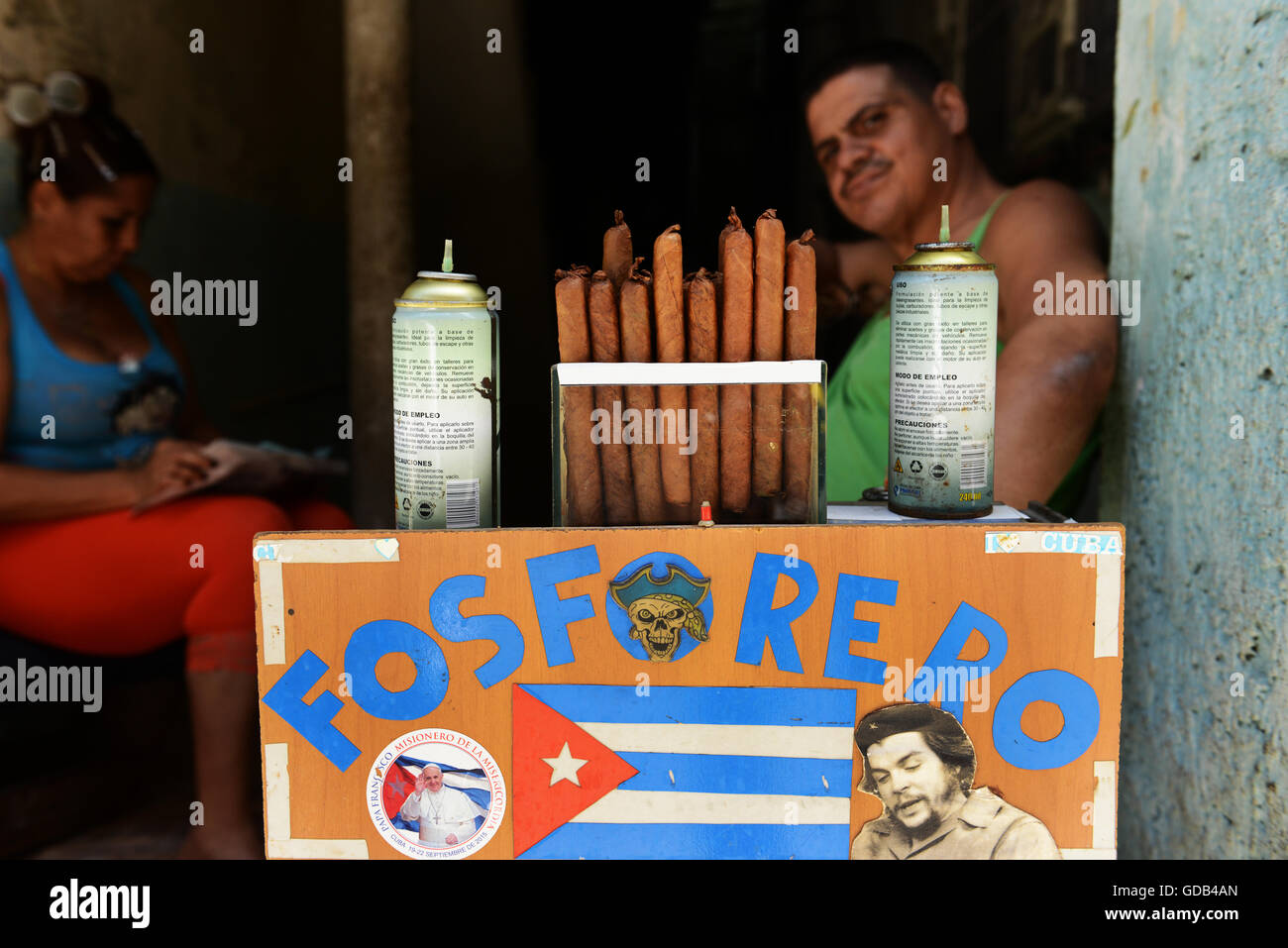 Einen kleinen Stall zu verkaufen kubanische Zigarren in Alt-Havanna, Kuba. Stockfoto