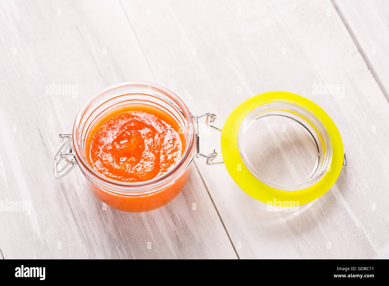 Natürliche DIY-Habanero-Ananas-Soße Stockfoto