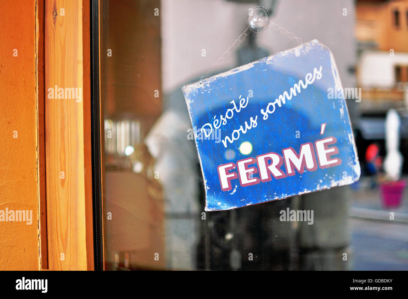 Geschlossene Zeichen in französischer Sprache Stockfoto